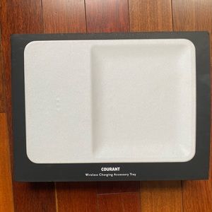 Wireless charger / charging pad COURANT